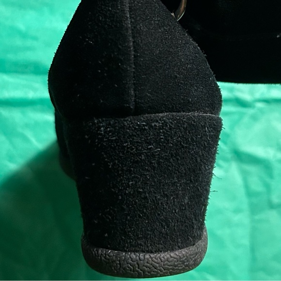 Black Suede Boots sz 8                              PERFECT CONDITION $35 - Picture 2 of 3